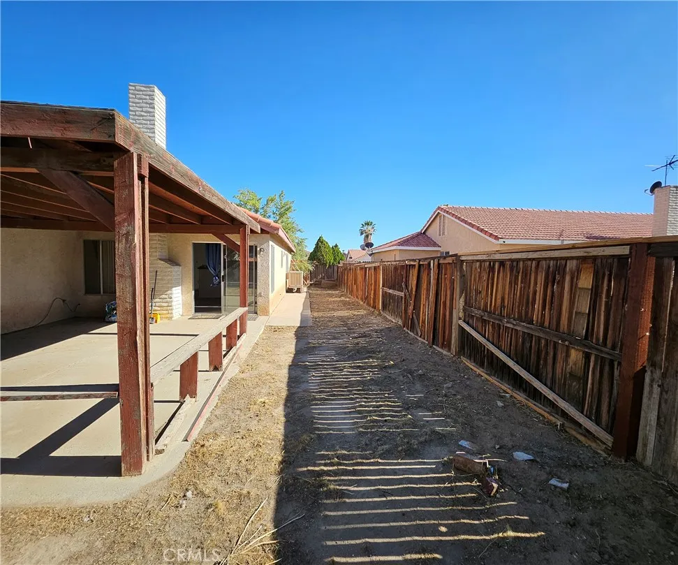 10966 Willow Lane, Adelanto, California 92301 home-pic-18