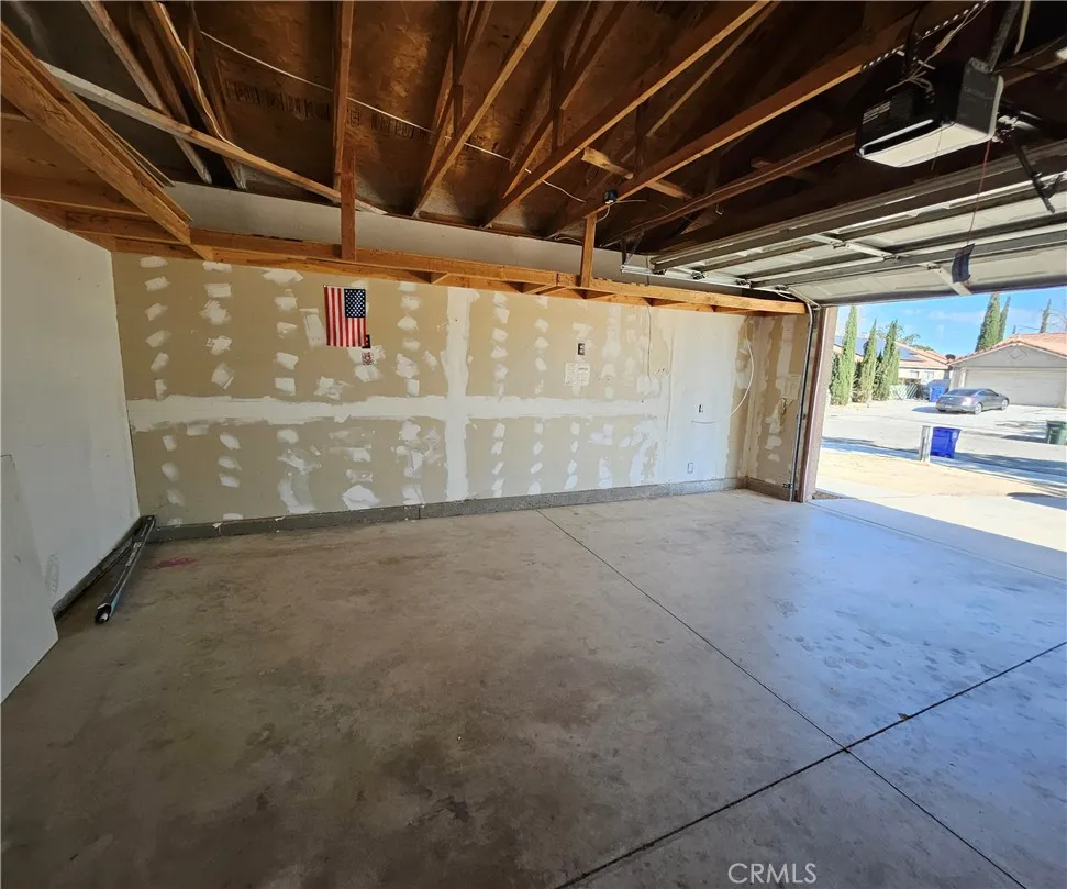 10966 Willow Lane, Adelanto, California 92301 home-pic-6
