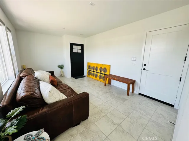 2076 Caleigh Lane, Costa Mesa, California 92627