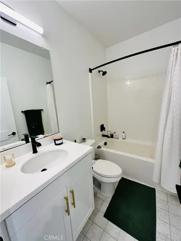 2076 Caleigh Lane, Costa Mesa, California 92627