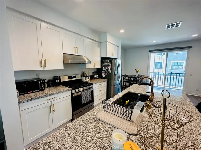 2076 Caleigh Lane, Costa Mesa, California 92627