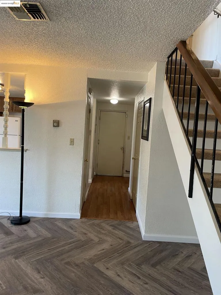 2585 El Portal Dr C, San Pablo, California 94806 home-pic-11