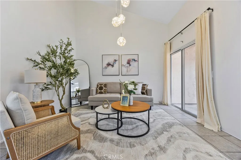 7315 Exeter Street 12, Paramount, California 90723, 2 Bedrooms Bedrooms, ,2 BathroomsBathrooms,Residential,For Sale,Exeter,DW25148987