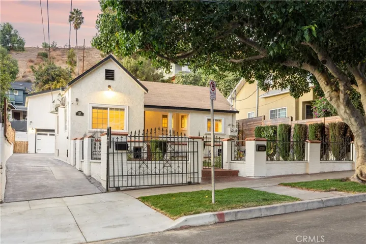 507 E Avenue 28, Los Angeles, California 90031, 6 Bedrooms Bedrooms, ,5 BathroomsBathrooms,Residential,For Sale,Avenue 28,TR25149021