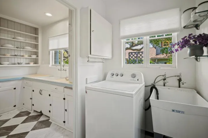 468 Gibson Avenue, Pacific Grove, California 93950