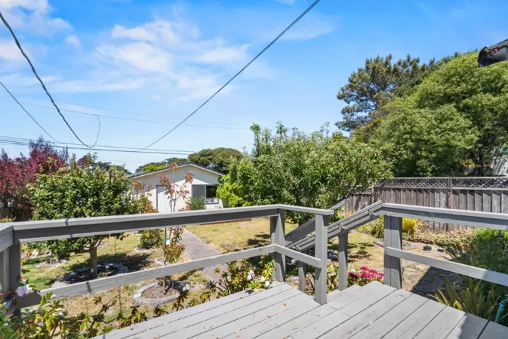 468 Gibson Avenue, Pacific Grove, California 93950