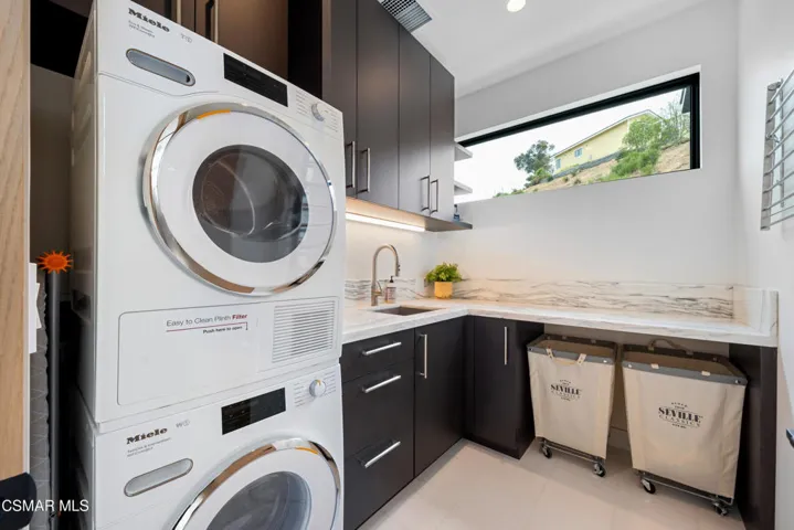 Daylight - Laundry Room