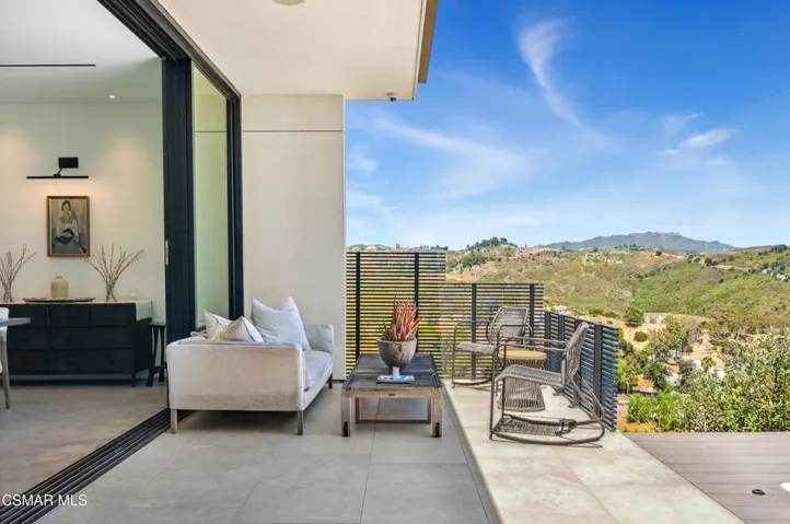 Daylight - Outdoor Space
