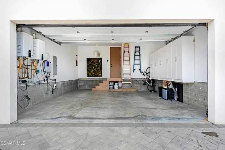 Daylight - Garage