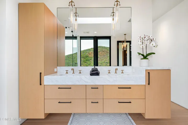 Daylight - Primary Bathroom