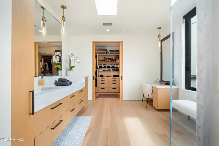 Daylight - Primary Bathroom