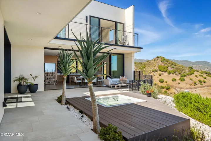 Daylight - Outdoor / Jacuzzi