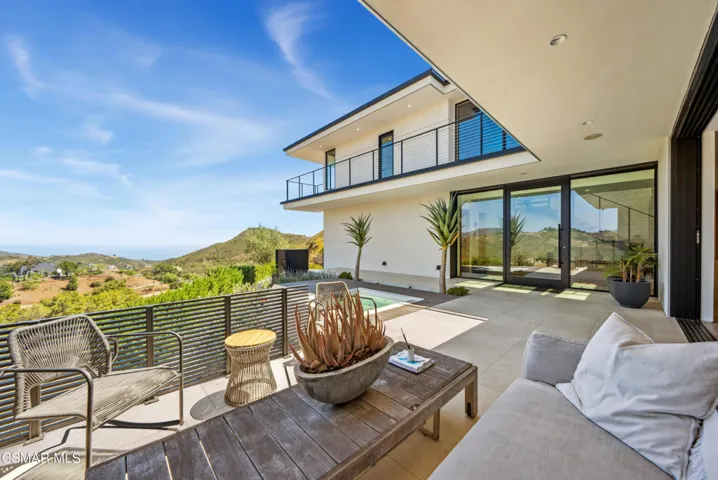 Daylight - Outdoor Space
