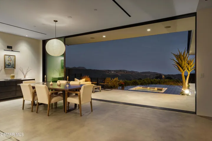 Twilight - Dining Area