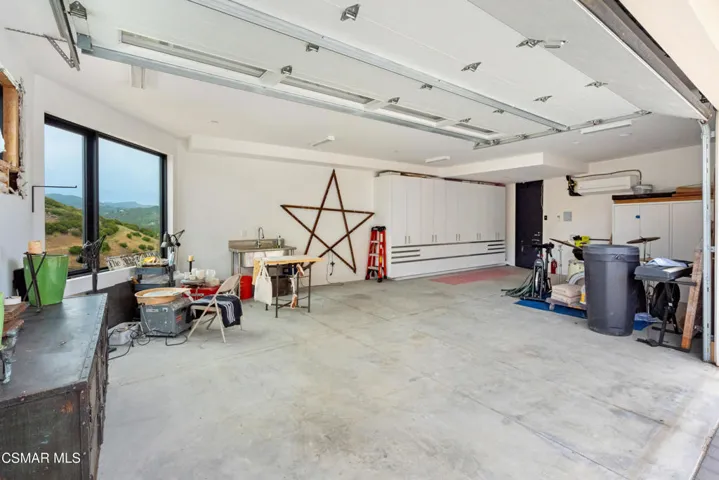 Daylight - Garage