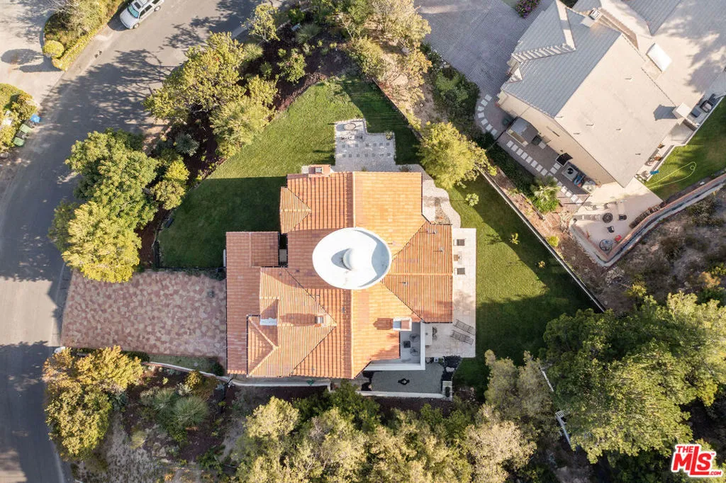 23458 W Moon Shadows Drive, Malibu, California 90265, 4 Bedrooms Bedrooms, ,4 BathroomsBathrooms,Residential Lease,For Rent,Moon Shadows,25560443