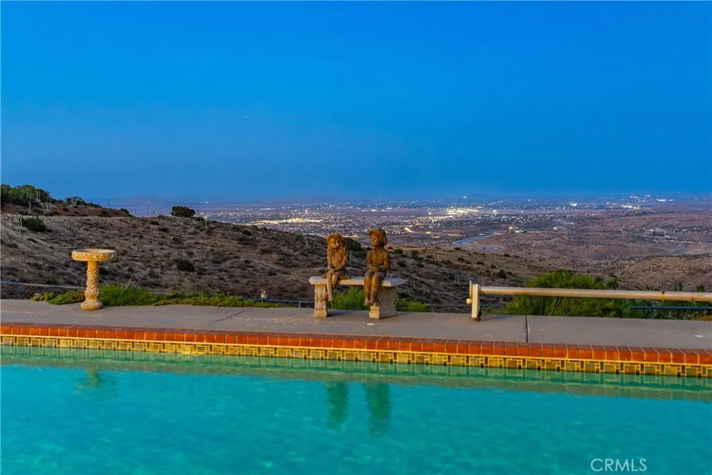 35870 Tierra Subida Avenue, Palmdale, California 93551 home-pic-9