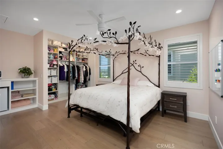 3rd bedroom large enough to accommodate a king size bed