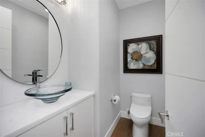 First floor powder bath