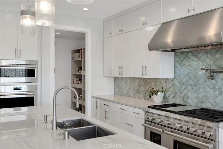 Gourmet kitchen with walk in pantry
