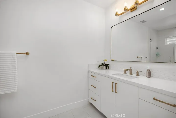 3rd bedroom attached bathroom