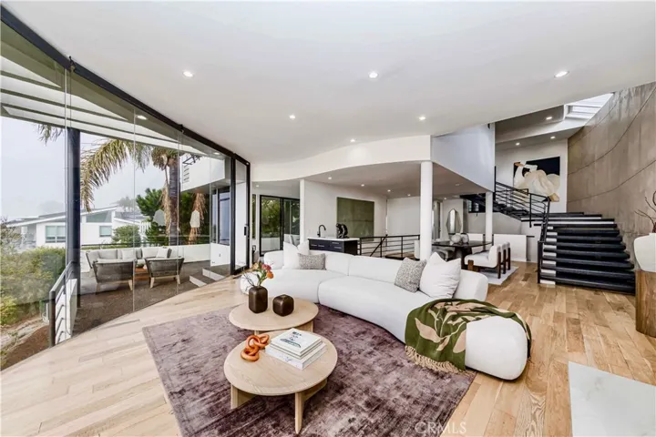 1195 La Mirada Street, Laguna Beach, California 92651