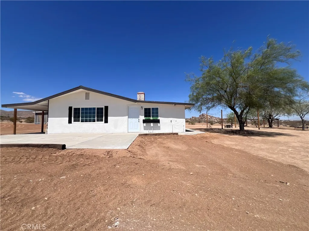 56056 Cone Boulevard, Landers, California 92285 home-pic-1