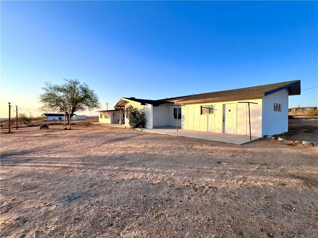56056 Cone Boulevard, Landers, California 92285 home-pic-4
