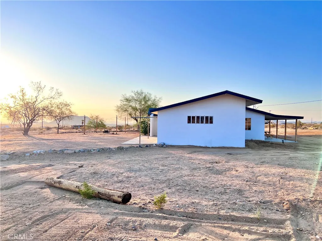 56056 Cone Boulevard, Landers, California 92285 home-pic-5