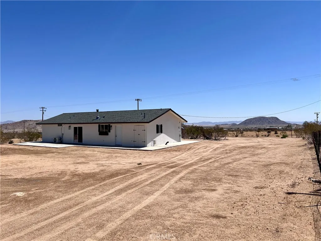 56056 Cone Boulevard, Landers, California 92285 home-pic-9
