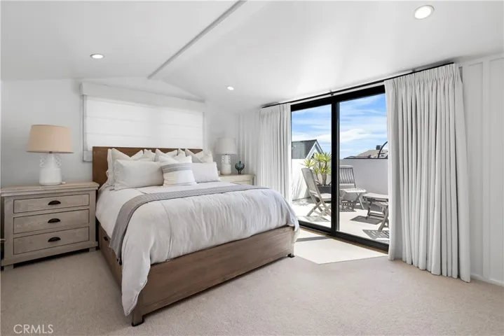 Upper Unit 4th Bedroom