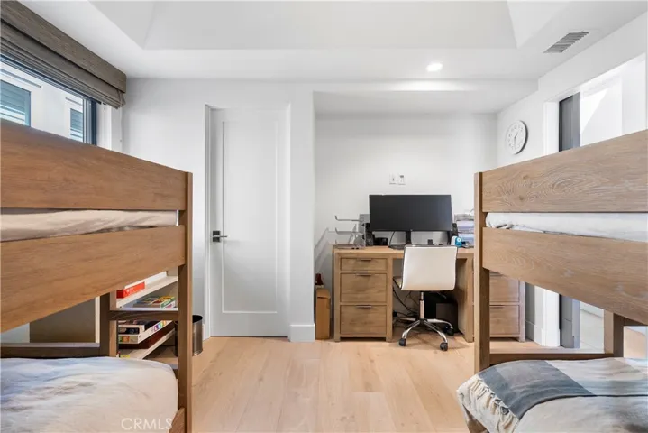 Upper Unit 5th Bedroom