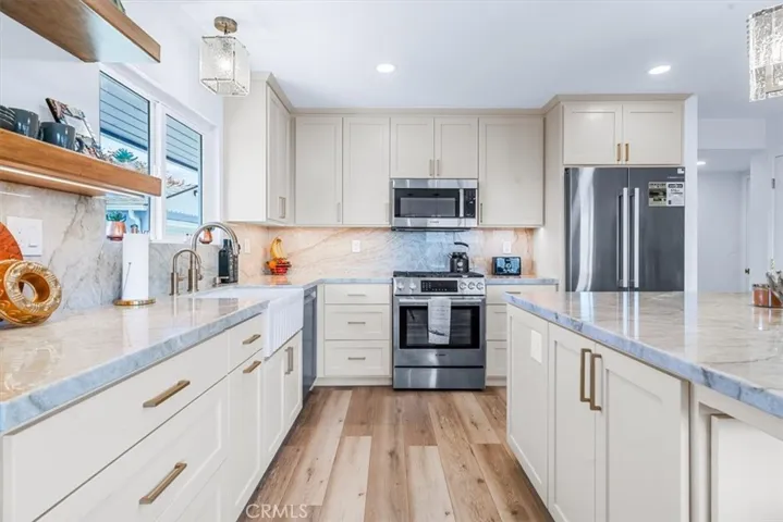 Quartzite counters and backsplash