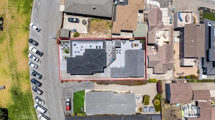 Two homes on a lot.  3 sets of laundry's, 2 new kitchens, 4 new bathrooms.