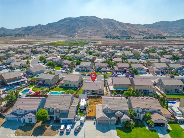 557 Peregrine Lane, San Jacinto, California 92582