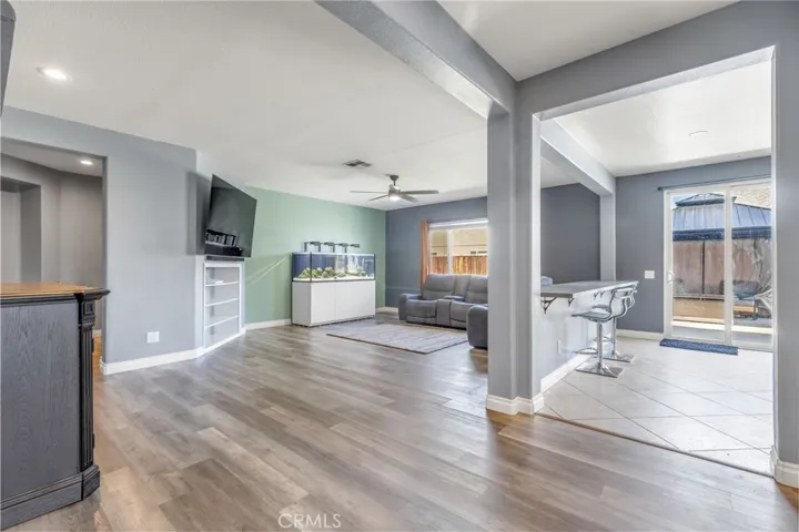 Livingroom Entrance