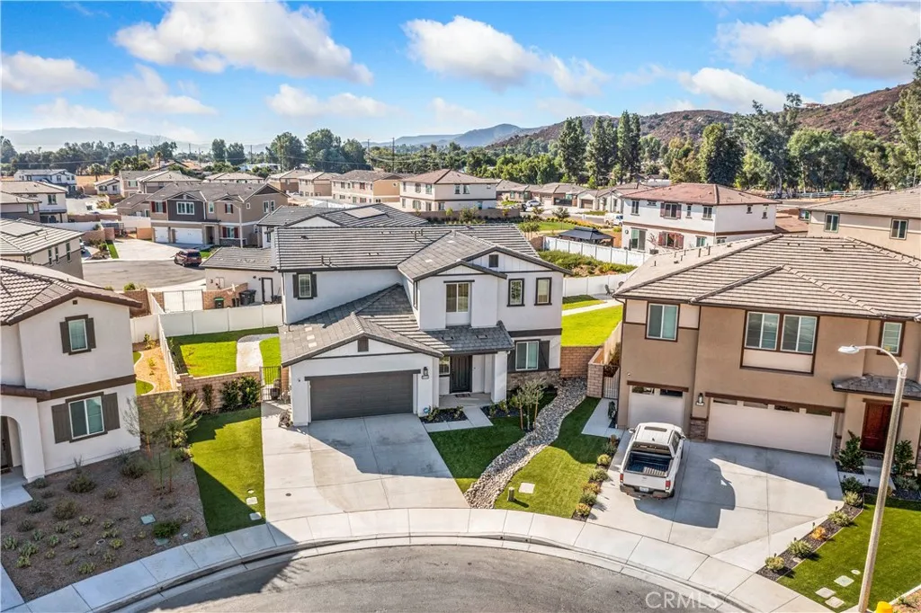 36300 Firelight Circle, Wildomar, California 92595 home-pic-37