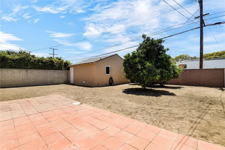 2451 Pine Avenue, Long Beach, California 90806