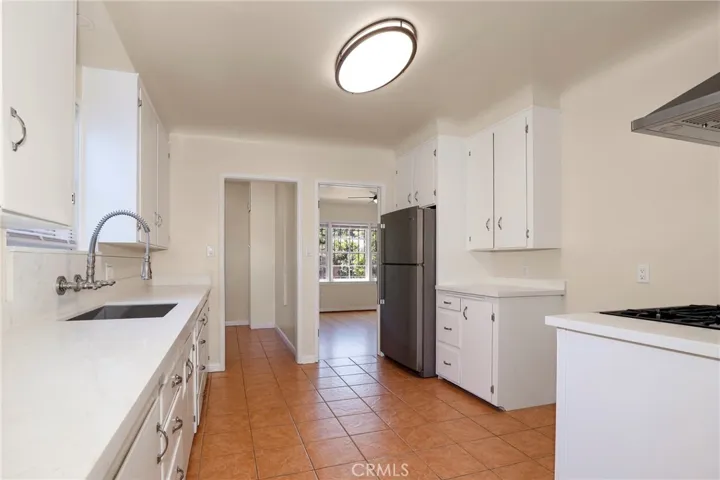 2451 Pine Avenue, Long Beach, California 90806