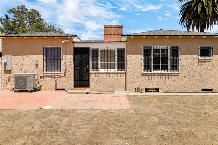 2451 Pine Avenue, Long Beach, California 90806