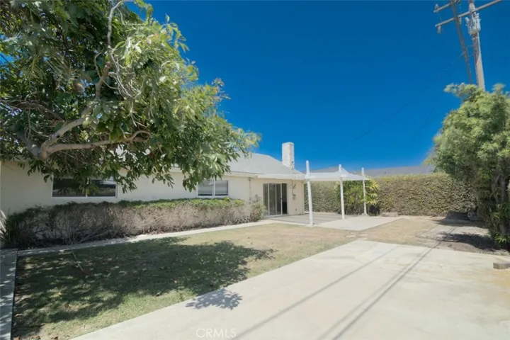6112 Shields Drive, Huntington Beach, California 92647