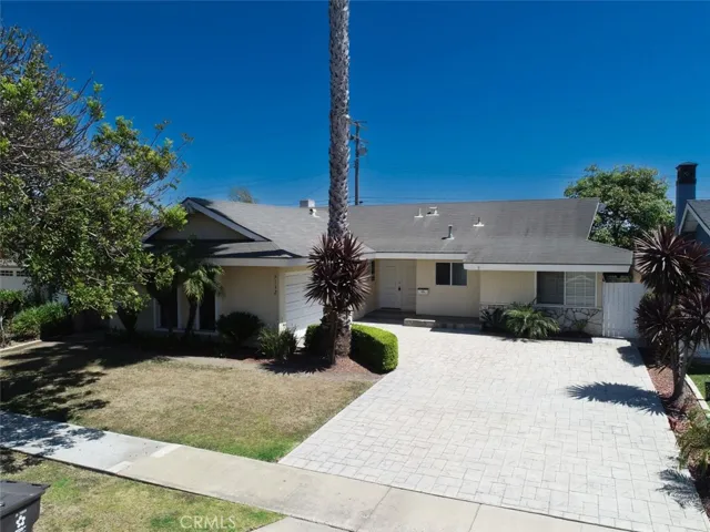 6112 Shields Drive, Huntington Beach, California 92647