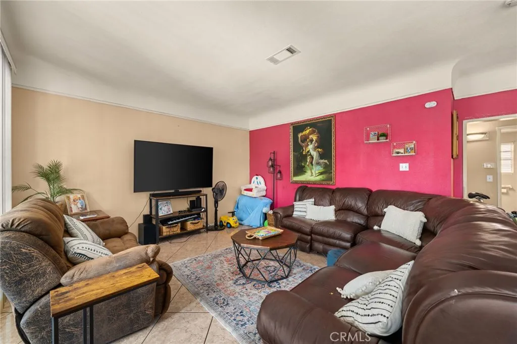 15355 Eucalyptus Avenue, Bellflower, California 90706 home-pic-4