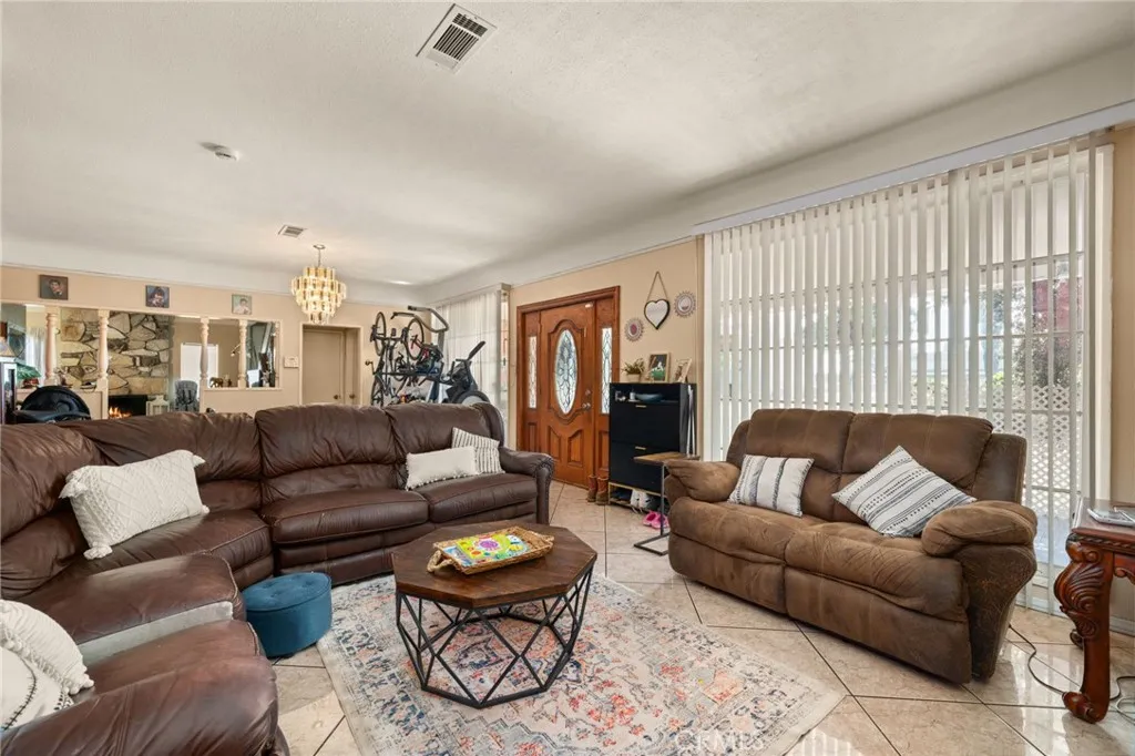 15355 Eucalyptus Avenue, Bellflower, California 90706 home-pic-5