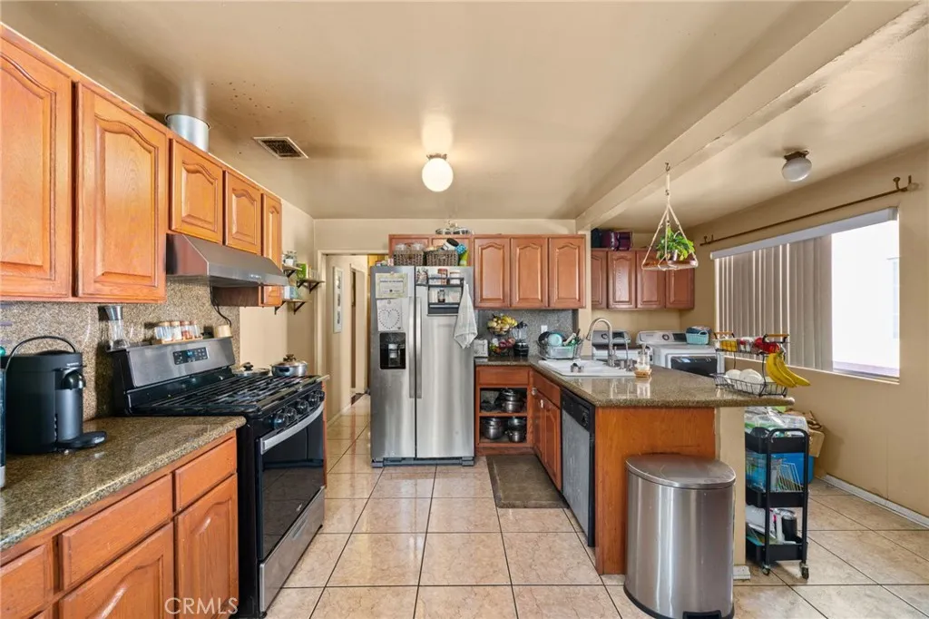 15355 Eucalyptus Avenue, Bellflower, California 90706 home-pic-7