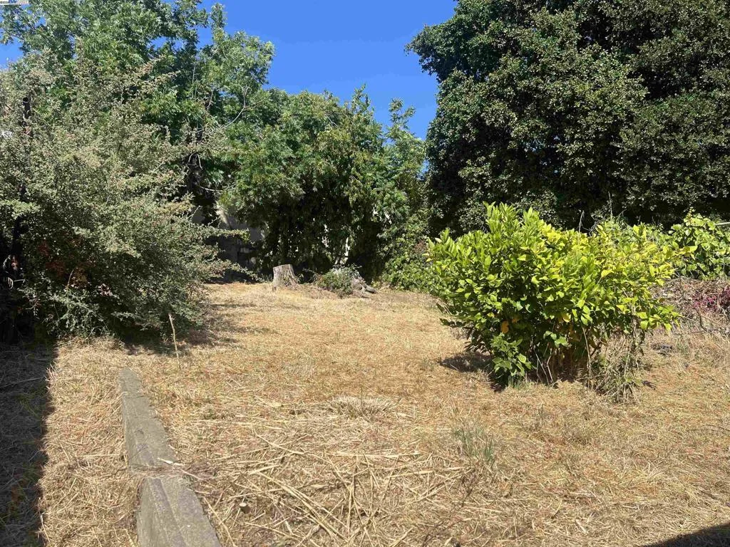 6908 Macarthur Blvd, Oakland, California 94605 home-pic-2