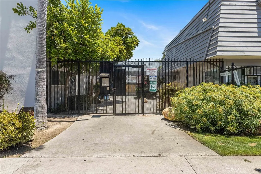 5530 Ackerfield Avenue 206, Long Beach, California 90805 home-pic-31