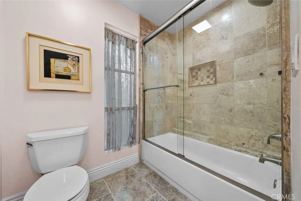 15574 Sorbonne Street, Rancho Cascades, California 91342 home-pic-17