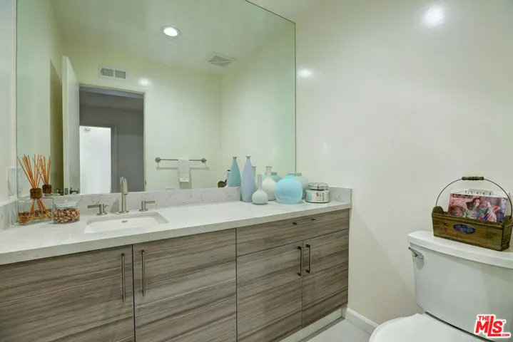 10640 Wilkins Avenue 302, Los Angeles, California 90024