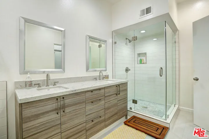 10640 Wilkins Avenue 302, Los Angeles, California 90024